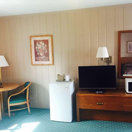 Rainbow Motel Mackinaw City Dış mekan fotoğraf